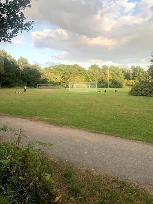 Schoene Ferienwohnung In Oldenburg Eversten 70M2, Zwei Raeume, Bis Zu 4 Personen Exterior photo