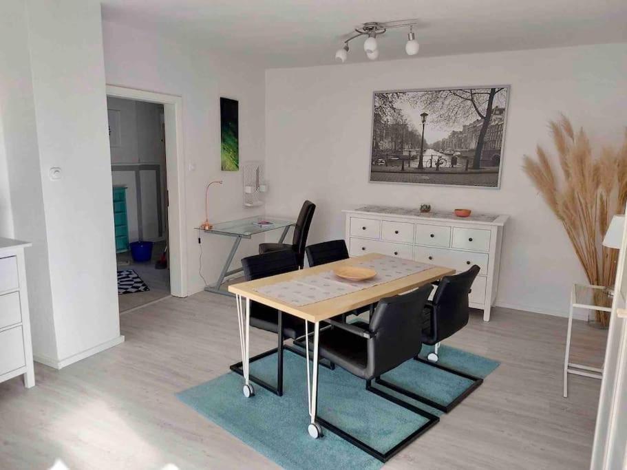 Schoene Ferienwohnung In Oldenburg Eversten 70M2, Zwei Raeume, Bis Zu 4 Personen Exterior photo